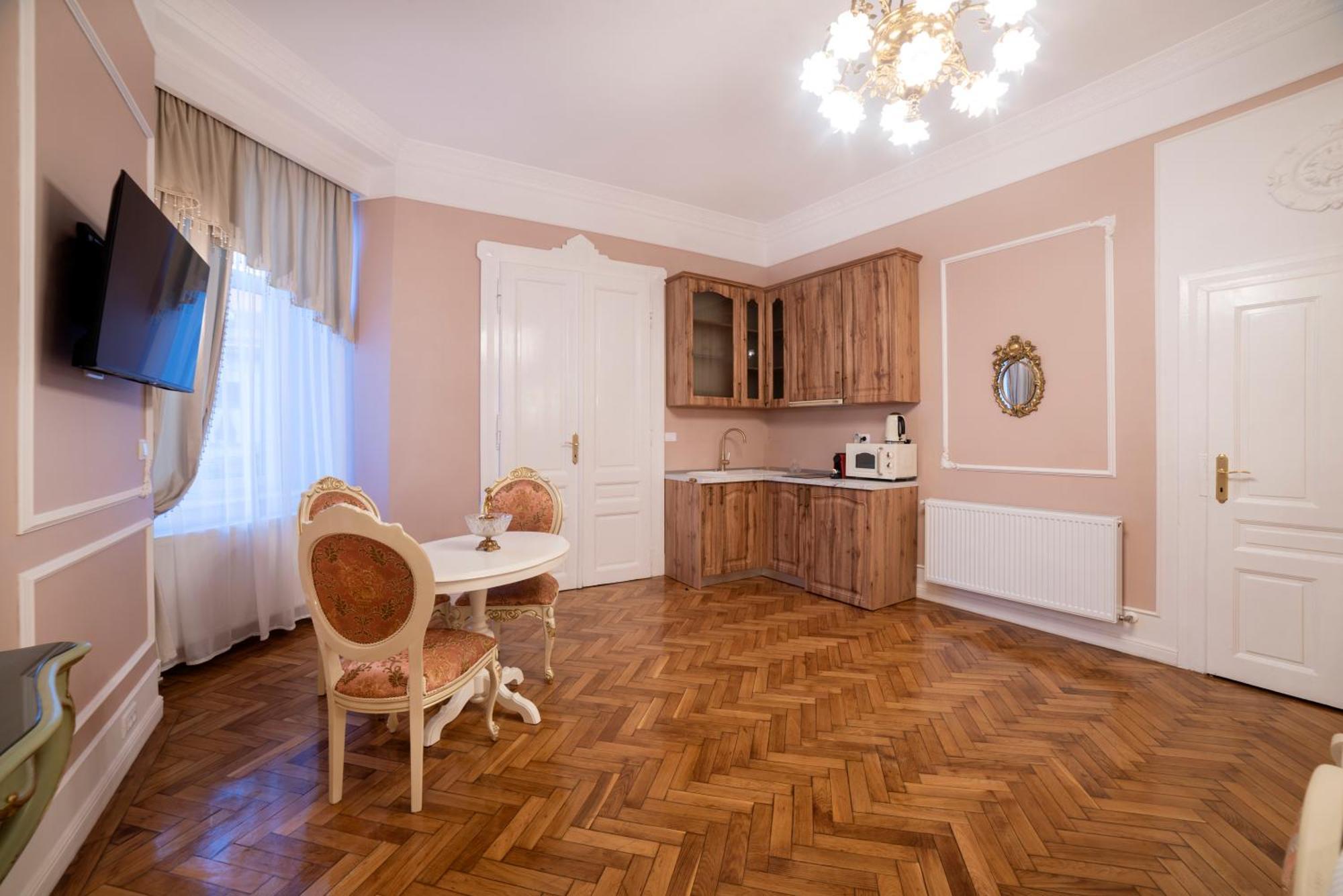 Aesthetic Pleasure - Central Downtown Apartments Oradea Extérieur photo